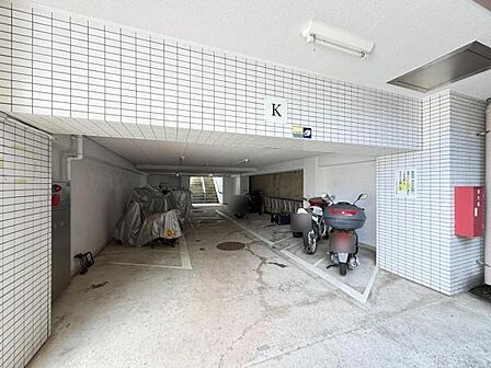 敷地内の駐輪場です。