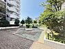 その他：マンション内には中庭もあります。