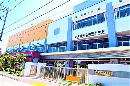 通学路は穏やかな住宅街の中の道なので、お子さんの通学も安心。