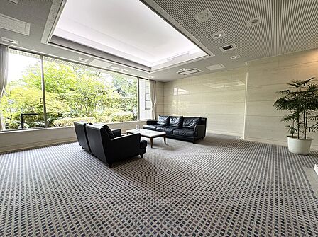 ◇◆ロビー◆◇落ち着いたロビーは解放感があり、上品な空間です♪