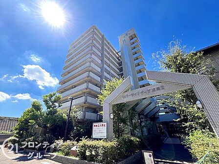 大規模マンションは、充実した共用施設と安心の管理体制で、快適な暮らしを提供する理想的な住環境です!