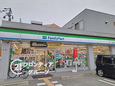 ファミリーマート西宮桜谷店 徒歩8分。 610m