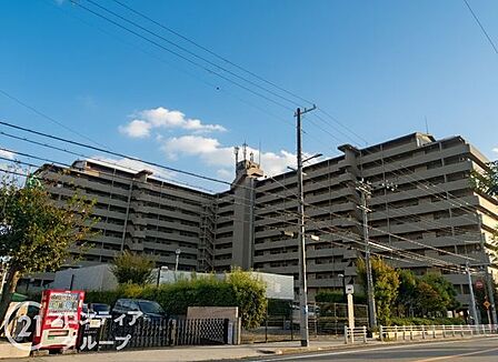 駅から徒歩3分のマンションは、通勤や通学にとても便利で、時間を有効に使える素晴らしい立地です!