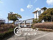 伊丹市立伊丹小学校 徒歩7分。 510m