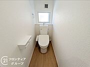 トイレは1階と2階の2カ所に設置！階段を上り下りせずに使用できるので、高齢の方にも安心です！