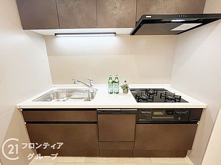 広々とした作業スペースがあり、料理がしやすく、快適なキッチンです。