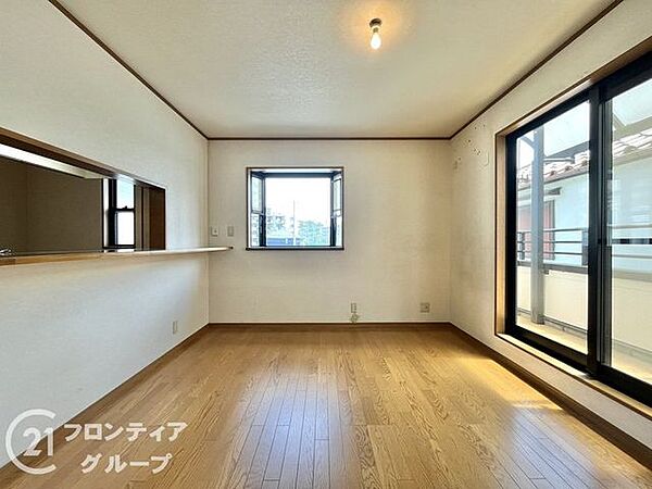 リビング/ダイニングを拡大表示