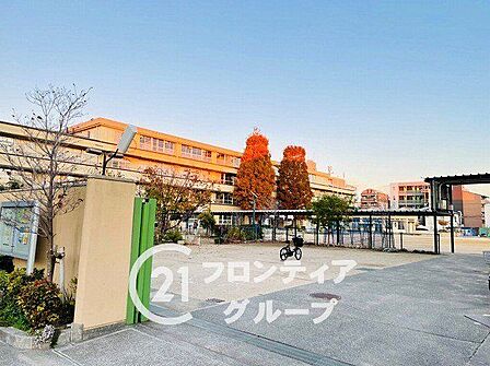 西宮市立鳴尾小学校 徒歩5分。 370m