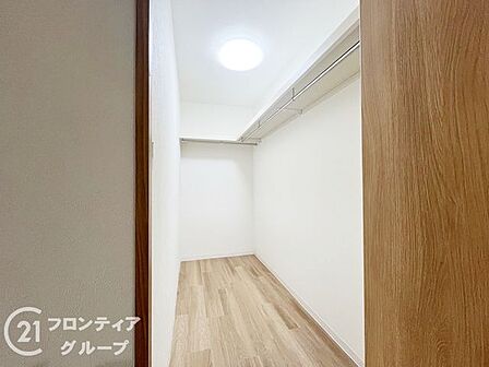 住まい選びは、価格や立地だけでなく、将来の暮らし方まで含めて考えることが大切です。今の段階で気になっていることを、まずスタッフに話してみてください