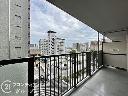 「賃貸のままでいいのか、買うべきか」その判断に必要な情報を、スタッフがわかりやすく整理してお伝えします。お気軽にご相談ください