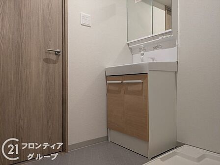はじめてのマイホーム購入は、わからないことだらけで当然です。資金計画から物件選びまで、順を追ってスタッフが一緒に考えていきます