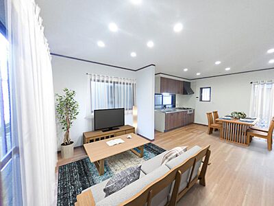 外観：【住宅ローン減税対象】価格には消費税を含みます。自社物件につき随時ご案内可能。内覧希望の方はお電話ください。