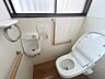 室内：【リフォーム前】トイレは、新品のものに交換いたします。