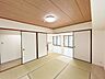 和室：【和室6帖】リビングと隣接しているので、ふすまを開けば親戚やお客様が沢山来た時でも便利なお部屋です。