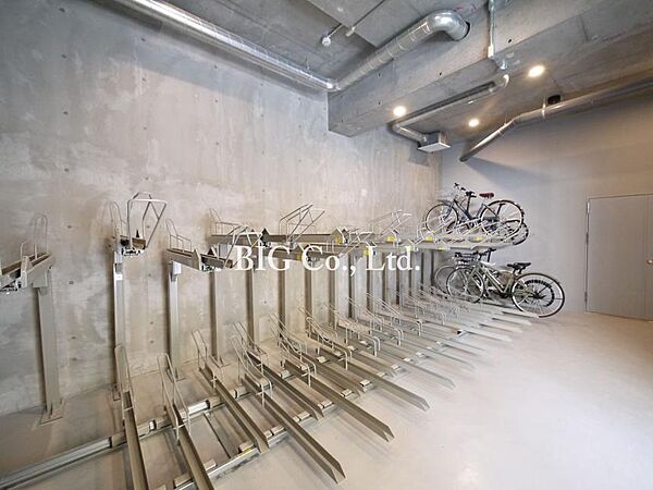 画像16:屋内自転車駐輪場