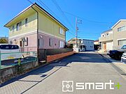 〜閑静な住宅街の立地〜 ・周辺は閑静な住宅街となっておりますので、静かな暮らしをご実現いただけます。 ・前面道路の交通量も多くないので、小さなお子様がいるご家庭でもご安心ですね。 
