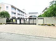 松ケ丘小学校（700m）