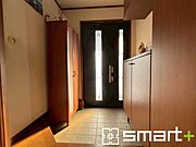 ～余裕の広さの玄関～ ・玄関スペースを大きく取る事でご帰宅された際の開放感が違います。 ・お客様を出迎える顔にもなる玄関、この広さは魅力的ですね。ぜひ現地でご体感くださいませ。 