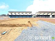 ～閑静な住宅街の立地～ ・周辺は閑静な住宅街となっておりますので、静かな暮らしをご実現いただけます。 ・前面道路の交通量も多くないので、小さなお子様がいるご家庭でもご安心ですね。 