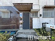 ～お住まいの顔「玄関」～ ・毎日お出かけの際もご帰宅の際も通る玄関。 ・ドアの交換や鍵の交換・追加などもお気軽にご相談くださいませ。 