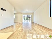 ～家具の配置がしやすい間取～ ・ＬＤＫはリビングとダイニングの境目が分かりやすくなっており、家具の配置がしやすい造り。 ・どんなインテリアにするか考えるだけでも楽しくなりますね。 
