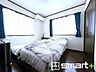 洋室：～2面採光の明るいお部屋～ ・洋室は2面採光とする事で穏やかな陽の入る明るい空間となっております。 ・くつろぎのプライベート時間を明るい空間で穏やかにお過ごしいただけます。 