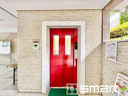 ~もちろんエレベーター付き~ ・上の階でも安心、エレベーターが設置されております。 ・負担の大きな階段の上り下りがなく生活利便性に優れ、将来的にも安心ですね。