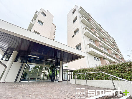 ～管理の行き届いたエントランス～ ・お住まいの「顔」でもあるエントランス。管理会社の方でしっかりと管理されております。 ・ぜひ現地でご体感くださいませ。 