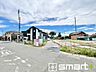 外観：～閑静な住宅街の立地～ ・周辺は閑静な住宅街となっておりますので、静かな暮らしをご実現いただけます。 ・前面道路の交通量も多くないので、小さなお子様がいるご家庭でもご安心ですね。 