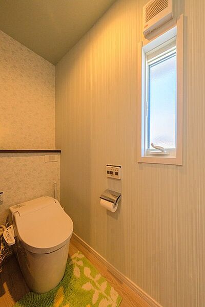 トイレを拡大表示