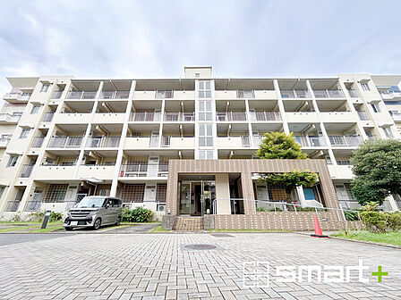 ~堂々とした大型のマンション~ ・総戸数の多い大型のマンションですので、外観の迫力もあり誇りに思えるようなお住まいとなっております。 ・ぜひ現地でご体感くださいませ。