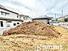 外観：〜閑静な住宅街の立地〜・周辺は閑静な住宅街となっておりますので、静かな暮らしをご実現いただけます。・前面道路の交通量も多くないので、小さなお子様がいるご家庭でもご安心ですね。