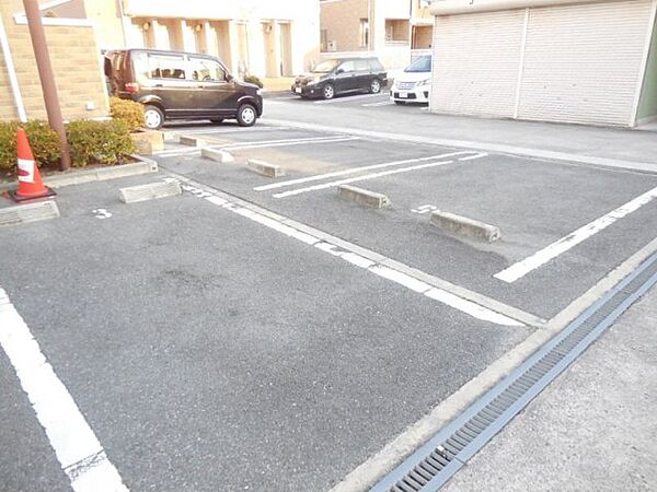 画像13:駐車場があるので、車を買う予定の方も安心です