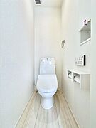 トイレは温水洗浄機能付き