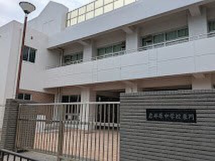 中学校 600...