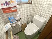明るく清潔感のあるトイレです。 