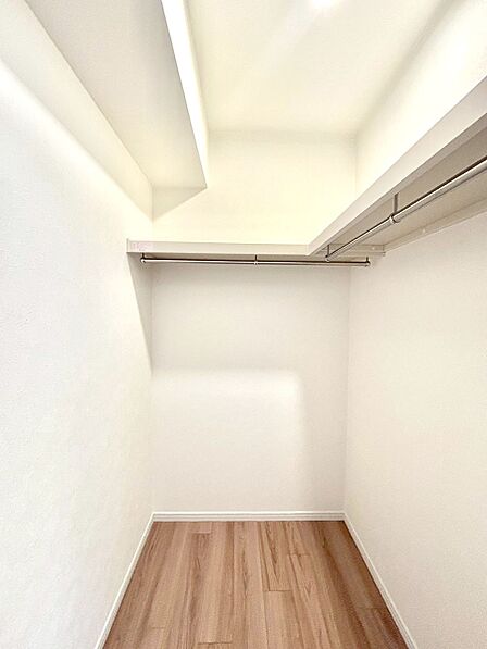 ウォークインクローゼットのある住まいでスッキリ快適な生活を