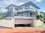 たっぷりの陽光と心地よい風が舞い込む住まい