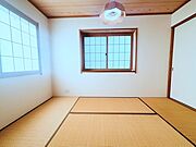 柔らかい畳の空間は、お子様の遊び場や来客時のおもてなしの場所として重宝します。 