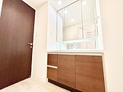 上質な洗面空間がゆとりの時間を演出