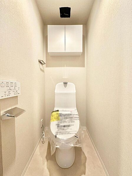 明るく清潔感のあるトイレです。  