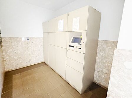 不在時にも荷物が受け取れる宅配BOX付。荷物の受け取りが多い方も安心です!