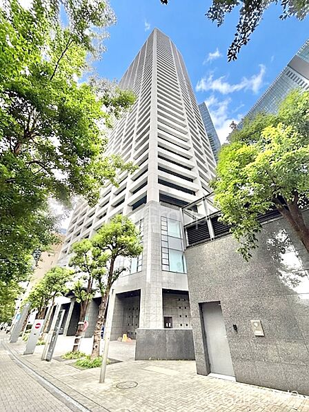 溢れる陽光でご家族の笑顔も輝く
