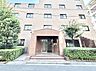 エントランス：外観 綺麗なエントランスは、居住者を優しく迎えいれてくれます  