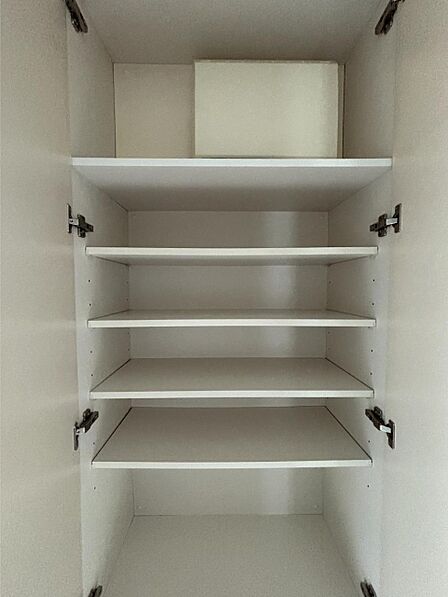 収納力ある下駄箱の活用で玄関廻りはいつでもスッキリ  