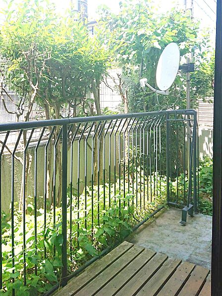 うれしい専用庭つき!お子様を遊ばせたり家庭菜園を楽しんだりできます