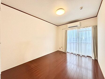 爽やかな日差しがお部屋全体を優しく包み込んでくれます