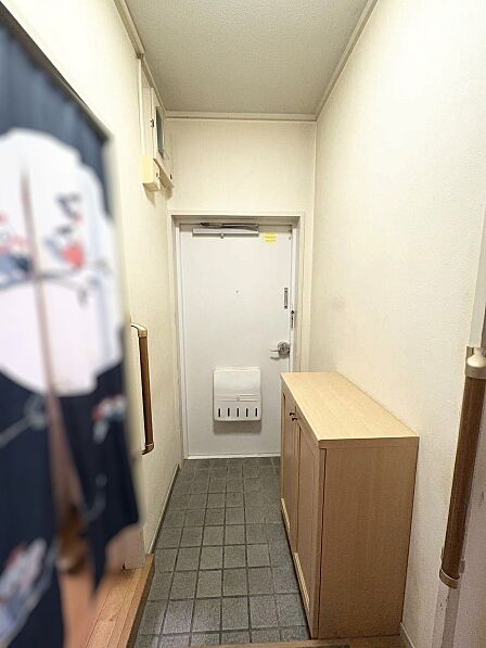 帰宅した瞬間、ホッとするゆとり。圧迫感のない伸びやかな玄関。 ※一部CG加工