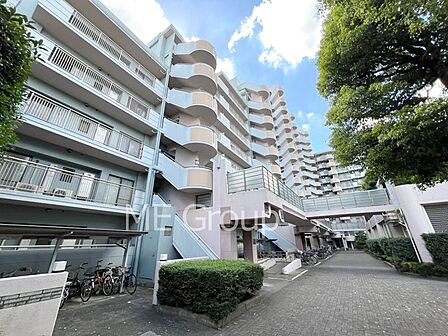 溢れる陽光でご家族の笑顔も輝く