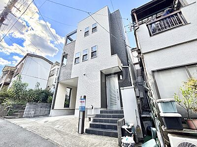外観:暮らしやすさと居心地の良さにこだわったシンプルで飽きのこないデザイン ! 外観:暮らしやすさと居心地の良さにこだわったシンプルで飽きのこないデザイン !